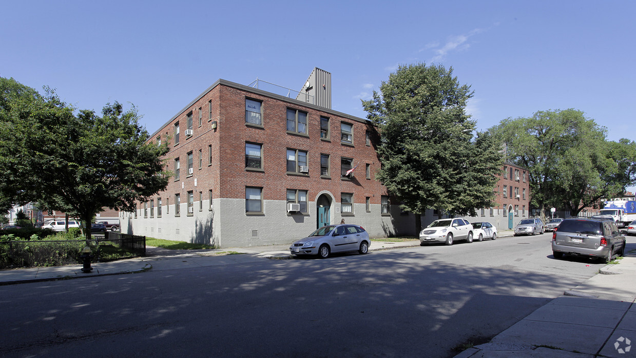 Primary Photo - Old Colony Apartments