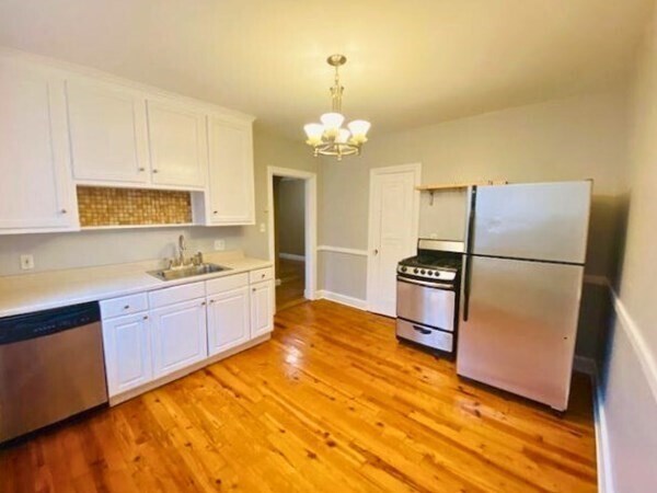 Primary Photo - 80 Strathmore Rd