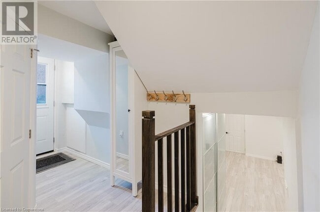 Building Photo - 2127 Parkway Dr