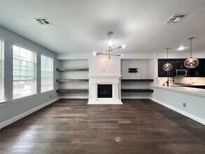 Building Photo - 2729 Troutt Dr