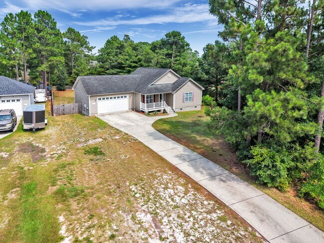 Foto del edificio - 477 Sand Ridge Rd