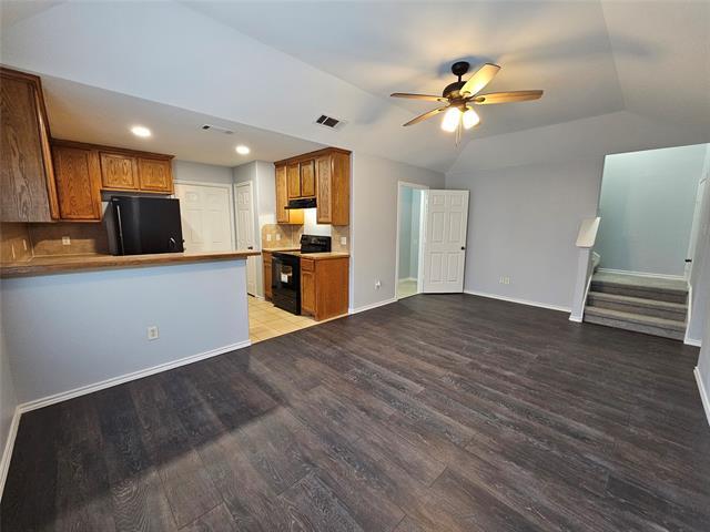 Foto del edificio - 1437 N Bluegrove Rd