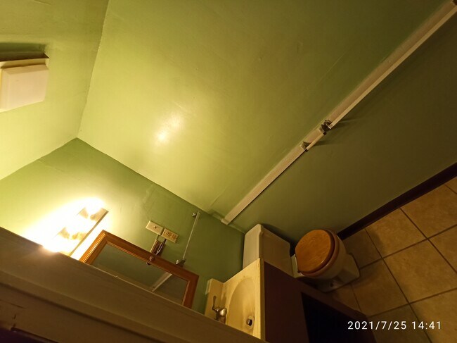 baño principal con bañera - 144 Virginia St