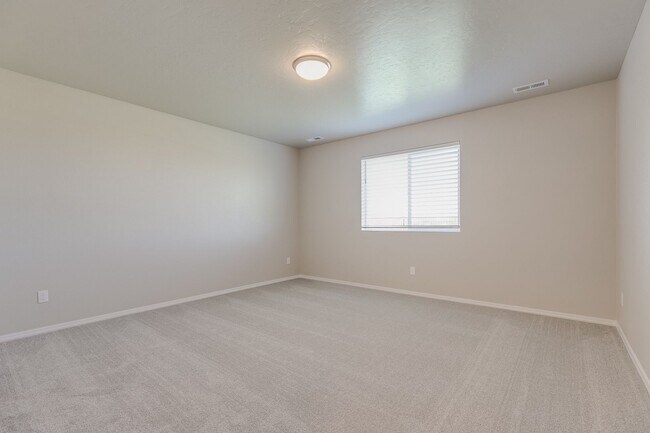 Building Photo - Beautiful Home Available Now!