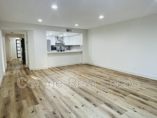 Building Photo - 9885 Scripps Westview Way