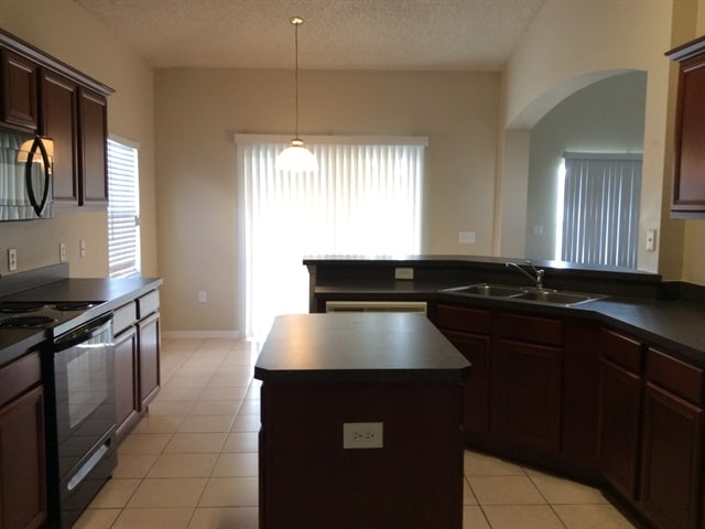 Building Photo - 320 Snook Way