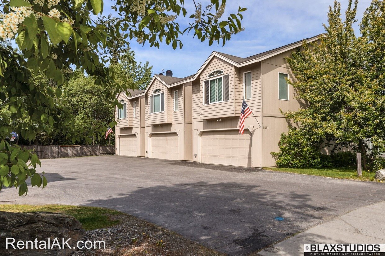 Primary Photo - 1591 Elcadore Dr