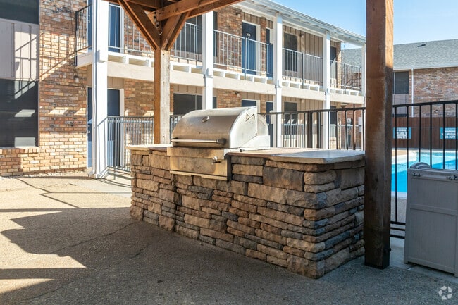 Grilling Area - Twelve33 At Cavender