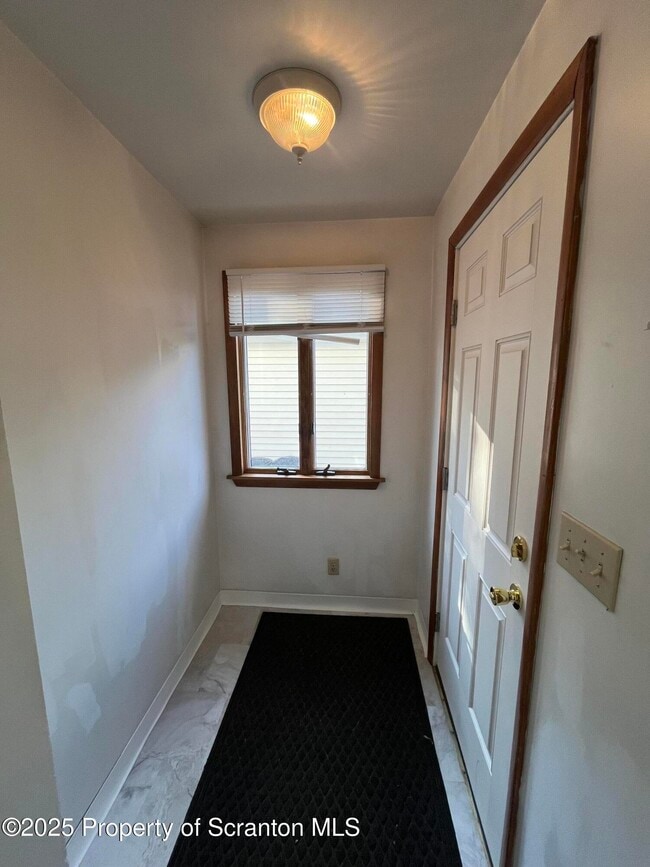 Building Photo - 314 Sunnyside Ave