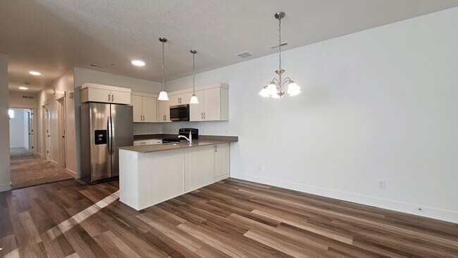 Building Photo - 13687 S Hanley Ln