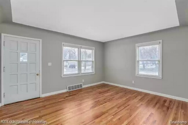 Building Photo - 2001 Dallas Ave