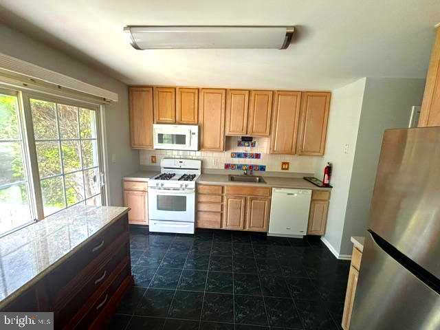 Foto del edificio - 1504 Coventry Way