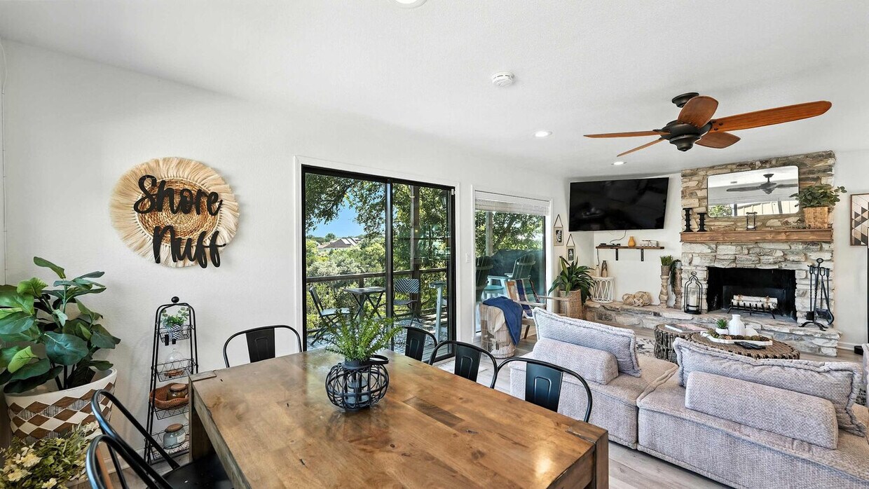 Foto principal - 1240 Canyon Springs Dr