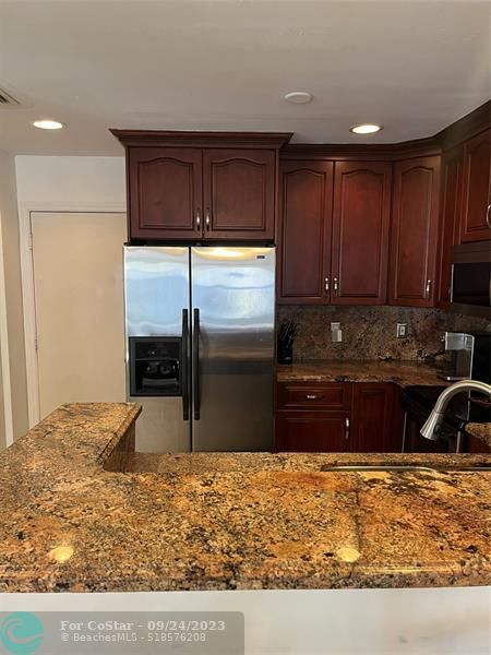 Building Photo - 3401 Seabreeze Ln