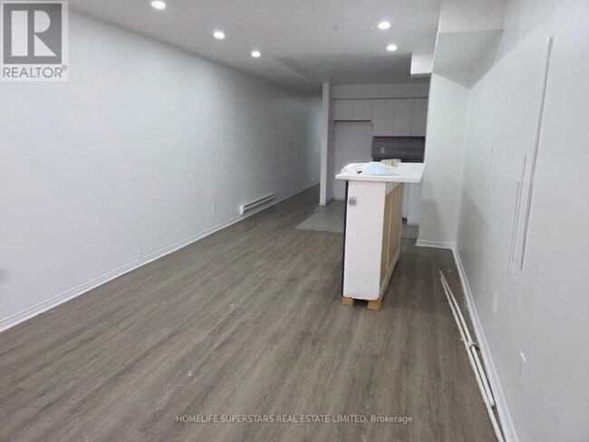 Photo du bâtiment - 1843 Davenport Rd