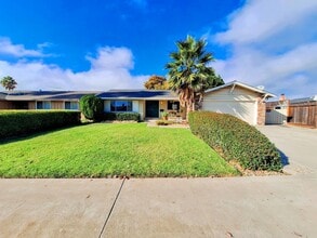 Building Photo - 5135 Pearl Ave