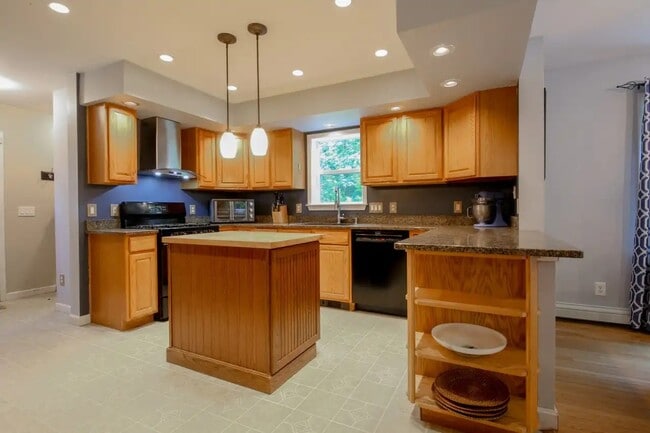 Foto del edificio - 1180 N Rd