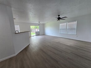 Building Photo - 427 Remington Heights Dr