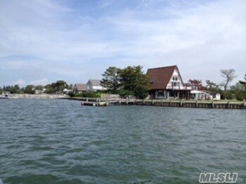 Foto del edificio - 21 Middle Pond Ln