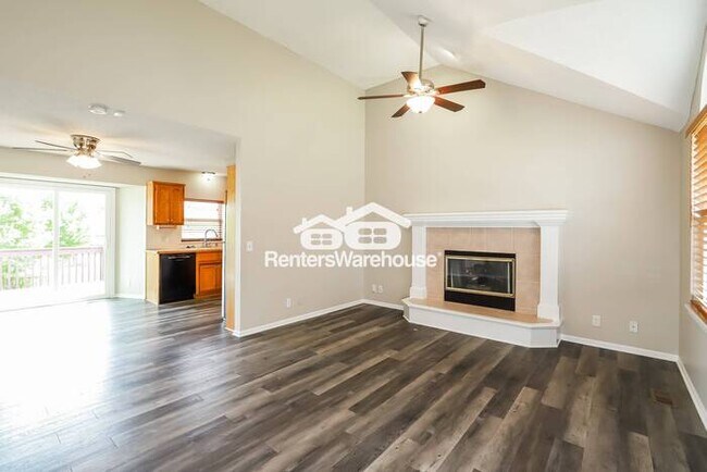 Building Photo - 3 Bed 2.5 Bath In KC North! Available NOW!!