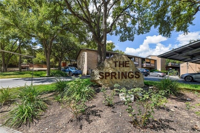Building Photo - 1100 Azie Morton Rd