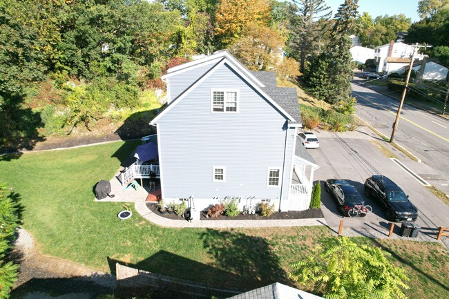 Building Photo - 573 Main St