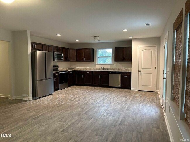 Foto del edificio - 198 Pineapple Pl