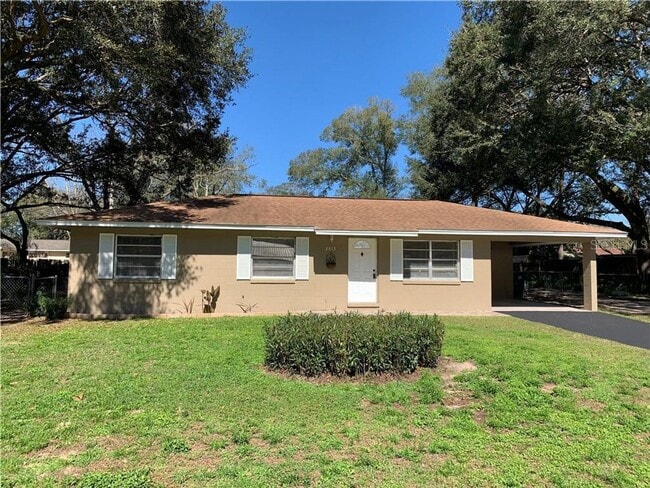Building Photo - Fully Renovated 3BR Pool House