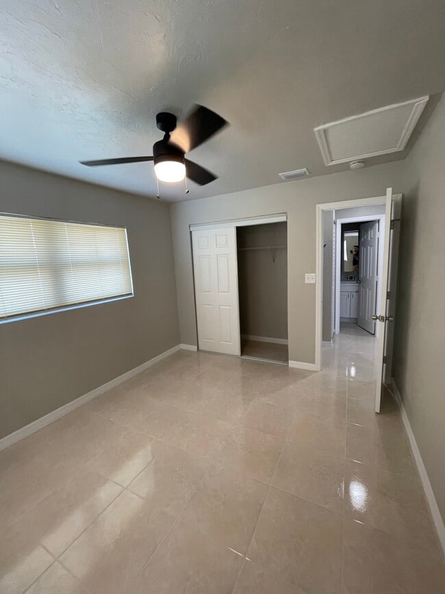 Building Photo - 11430-32 Kimble Dr - Quad