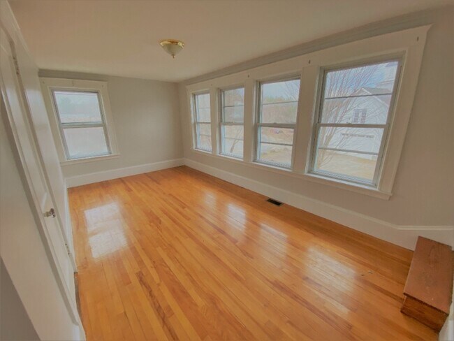 Foto del edificio - 8 Depot St