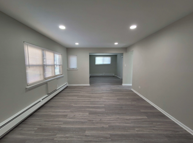 Building Photo - 2 bedroom in Oak Park IL 60302