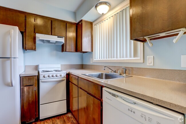 Building Photo - Amber Lantern Apartments-ALT-1668A