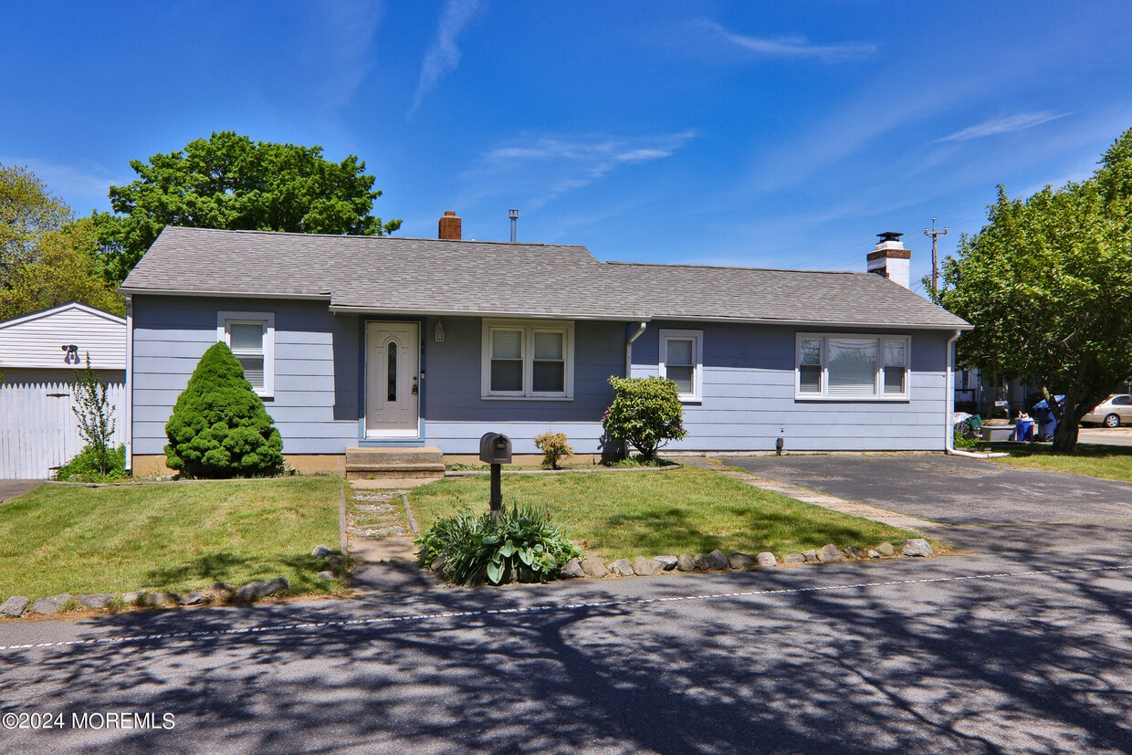 Primary Photo - 68 Elm St