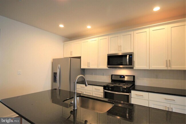 Building Photo - 402 Wynstone Ct
