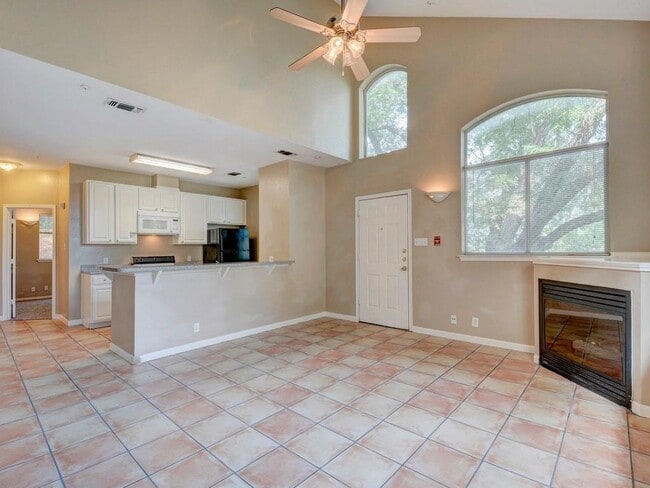 Foto del edificio - 2405 Leon St