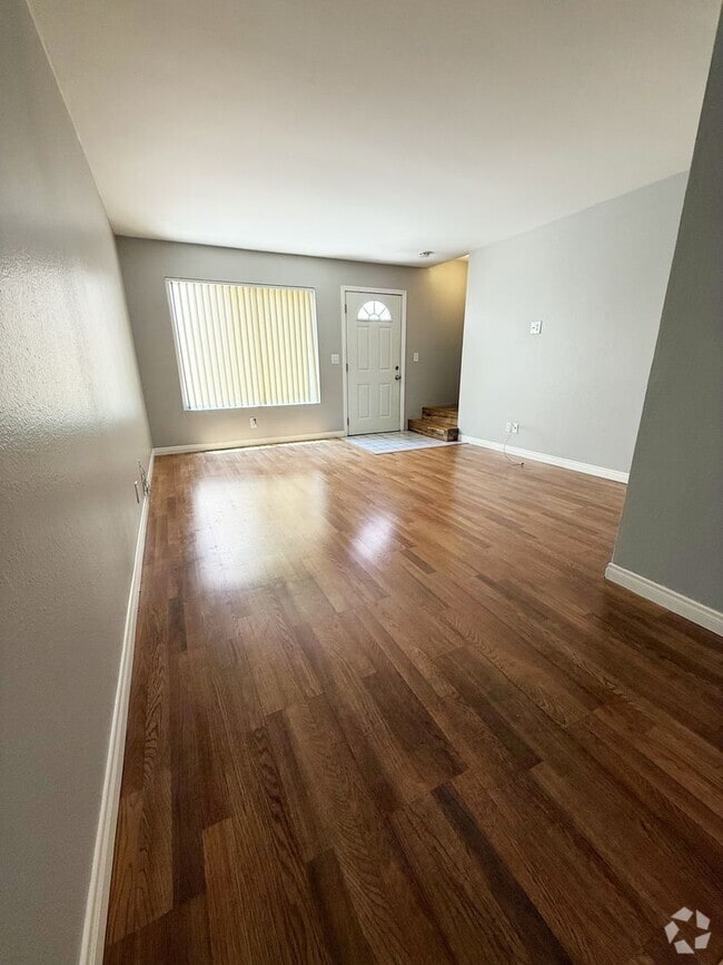 Building Photo - 5725 Linda Vista Rd