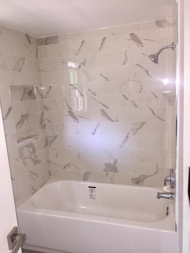 Foto del edificio - 124 S Oakhurst Dr