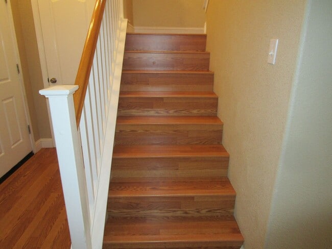 Building Photo - 142 Altamont Ct