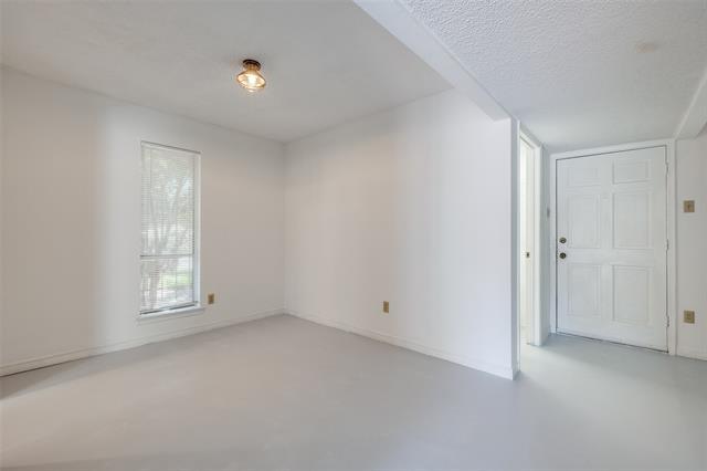 Foto del edificio - 8336 Lullwater Dr