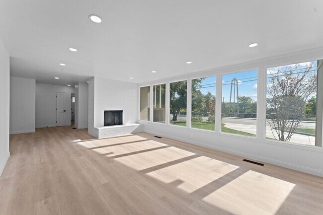 Foto del edificio - RV/trailer parking