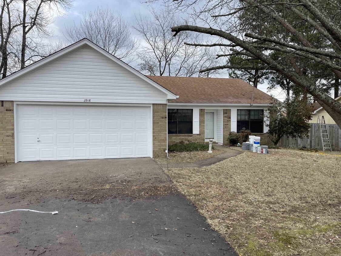 Primary Photo - 2918 Forest Dr
