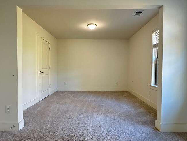 Building Photo - 987 Halletts Peak Pl