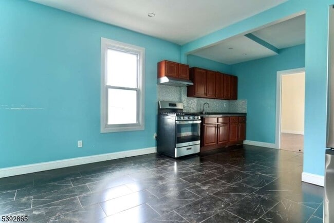 Building Photo - 255 Magnolia Ave