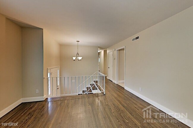 Building Photo - 350 Waycross Dr