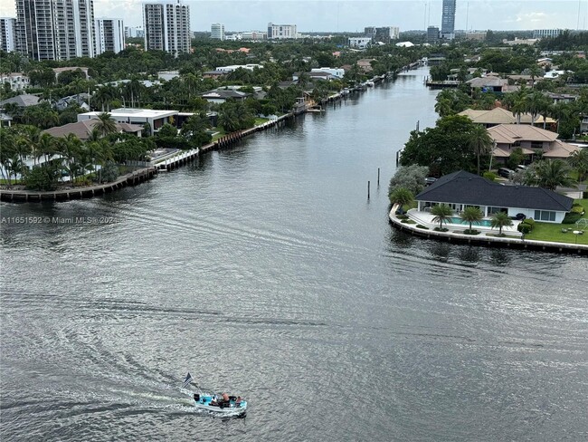 Foto del edificio - 3161 S Ocean Dr