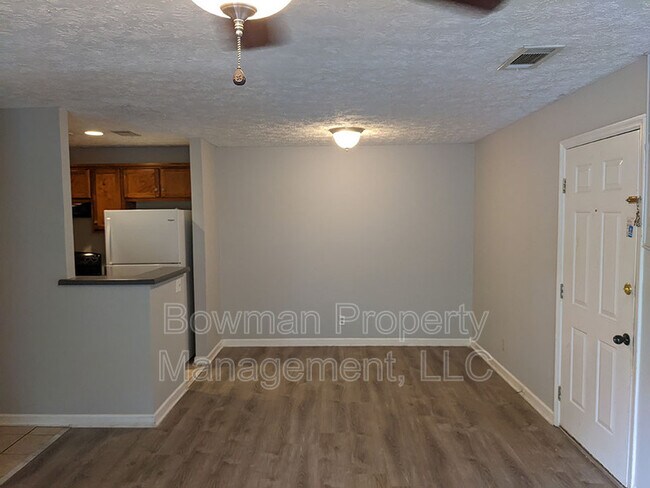 Building Photo - 100 Downing Way