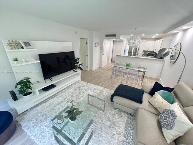 Foto del edificio - 3101 N Country Club Dr