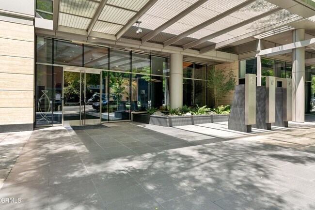 Building Photo - 1155 S Grand Ave