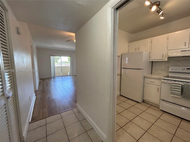 Foto del edificio - 7505 SW 82nd St