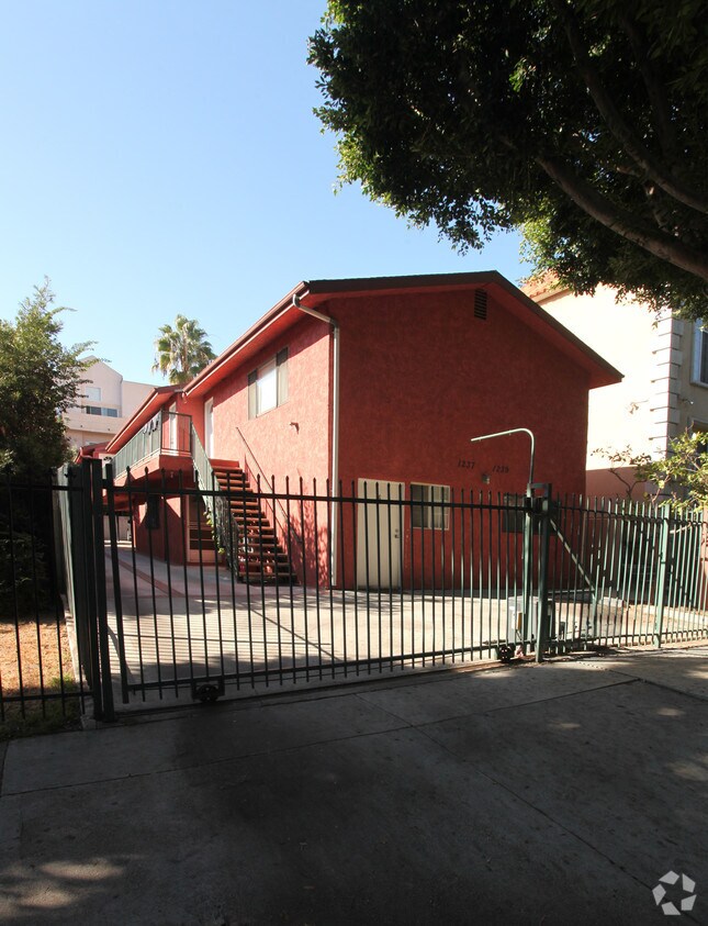 Foto principal - 1237-1239 N Cherokee Ave